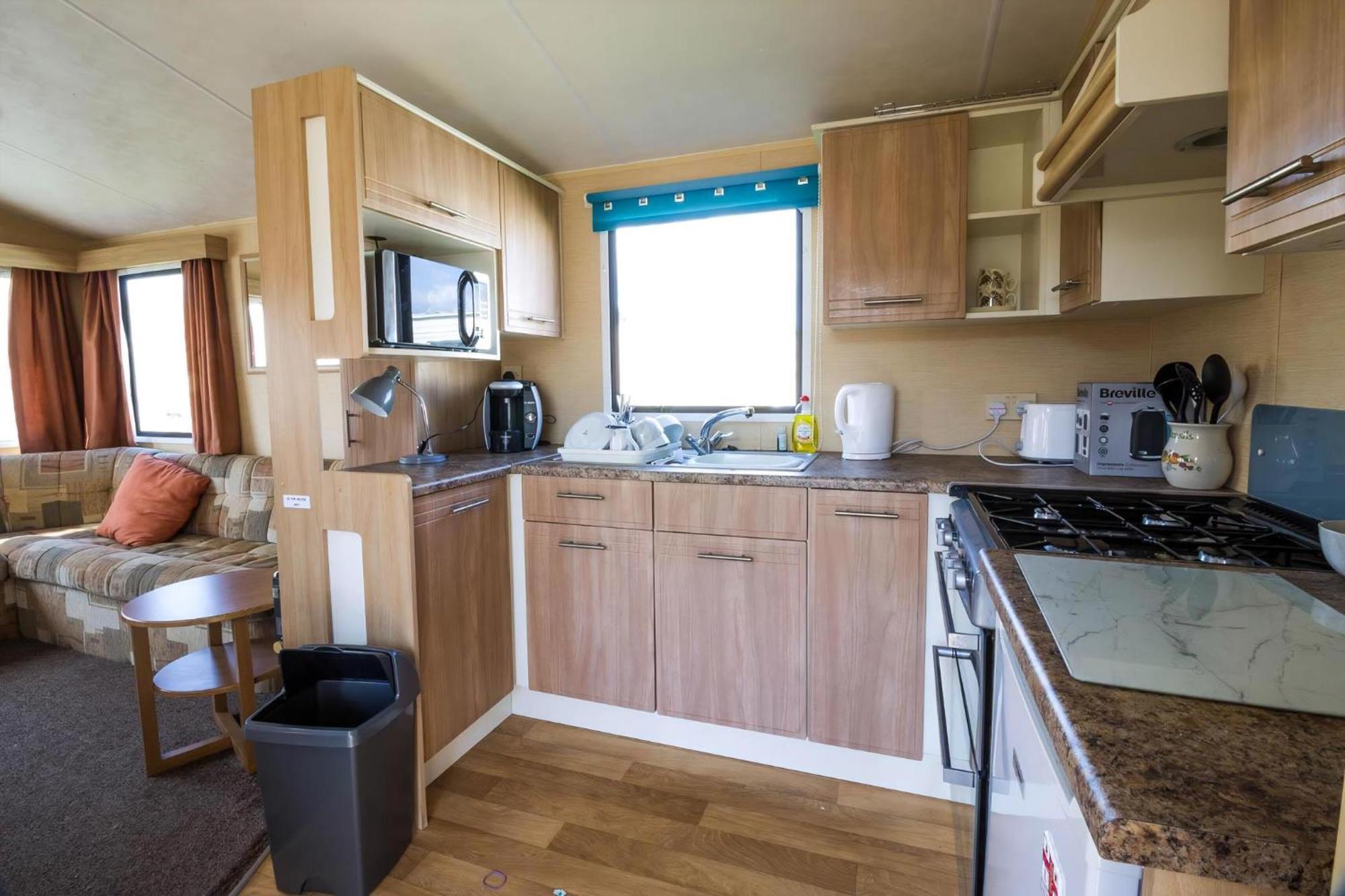 Lovely 6 Berth Caravan At Naze Marine Holiday Park In Essex Ref 17275C Walton-on-the-Naze Exterior photo
